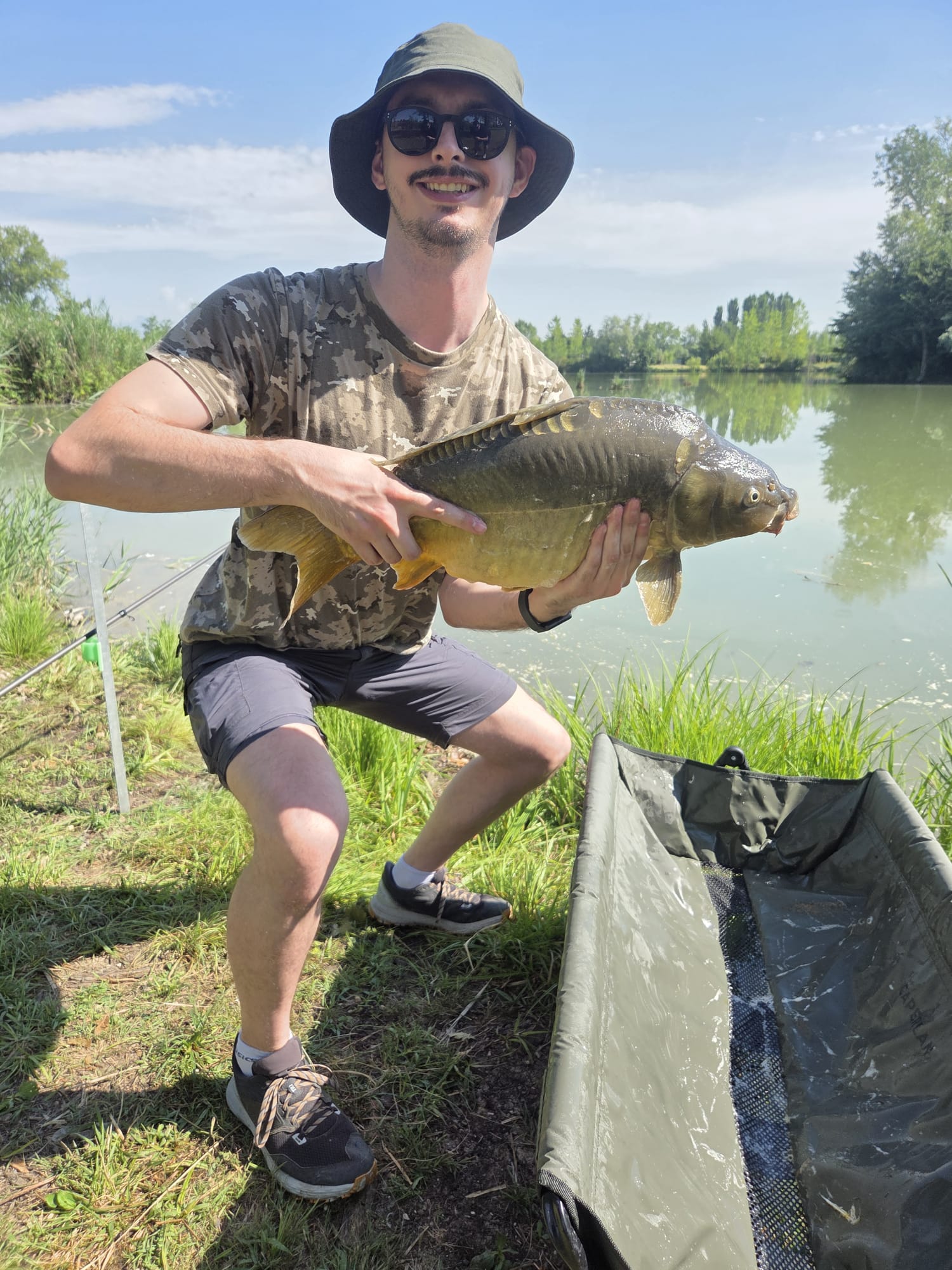 Carpa Specchi, Dani