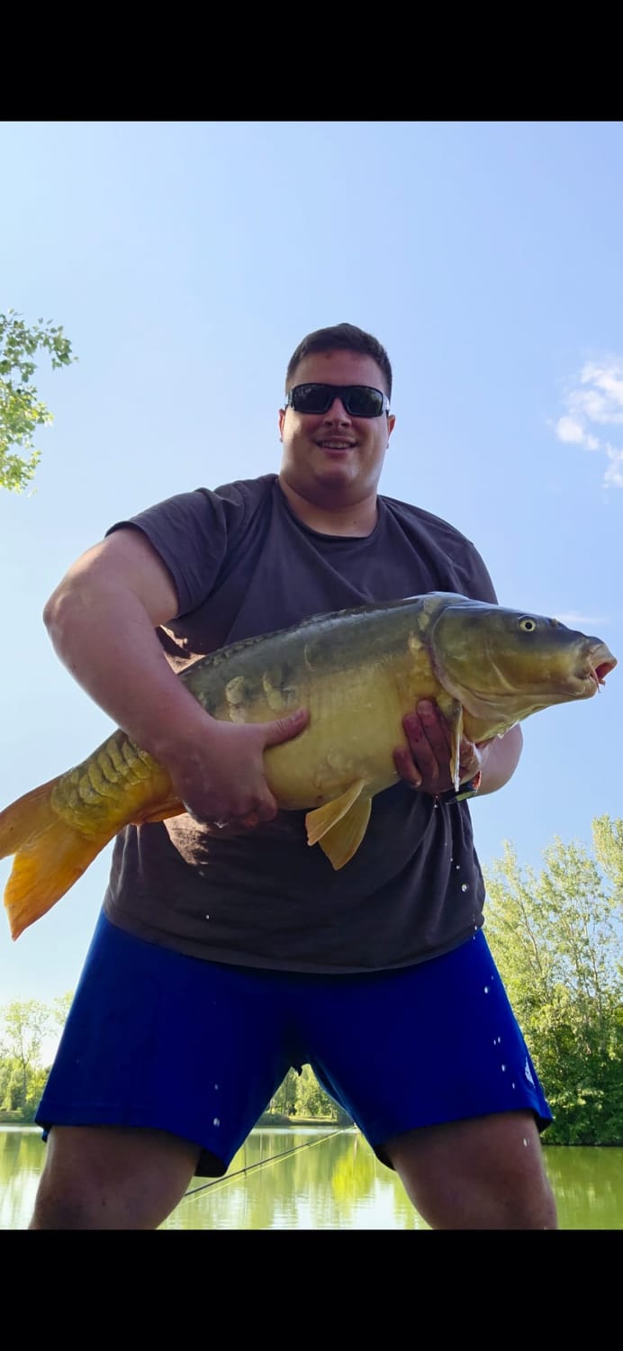 Il pesce più pesante, 11,255 kg: il mio nuovo record. Nella foga ho pure bucato il guadino.