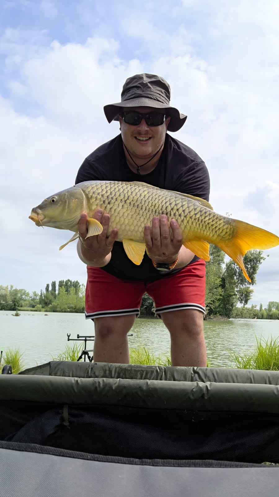 Il peso più alto della sessione, 5,470 kg: alta di schiena e dorata, appena cinquanta grammi sopra quella di prima.