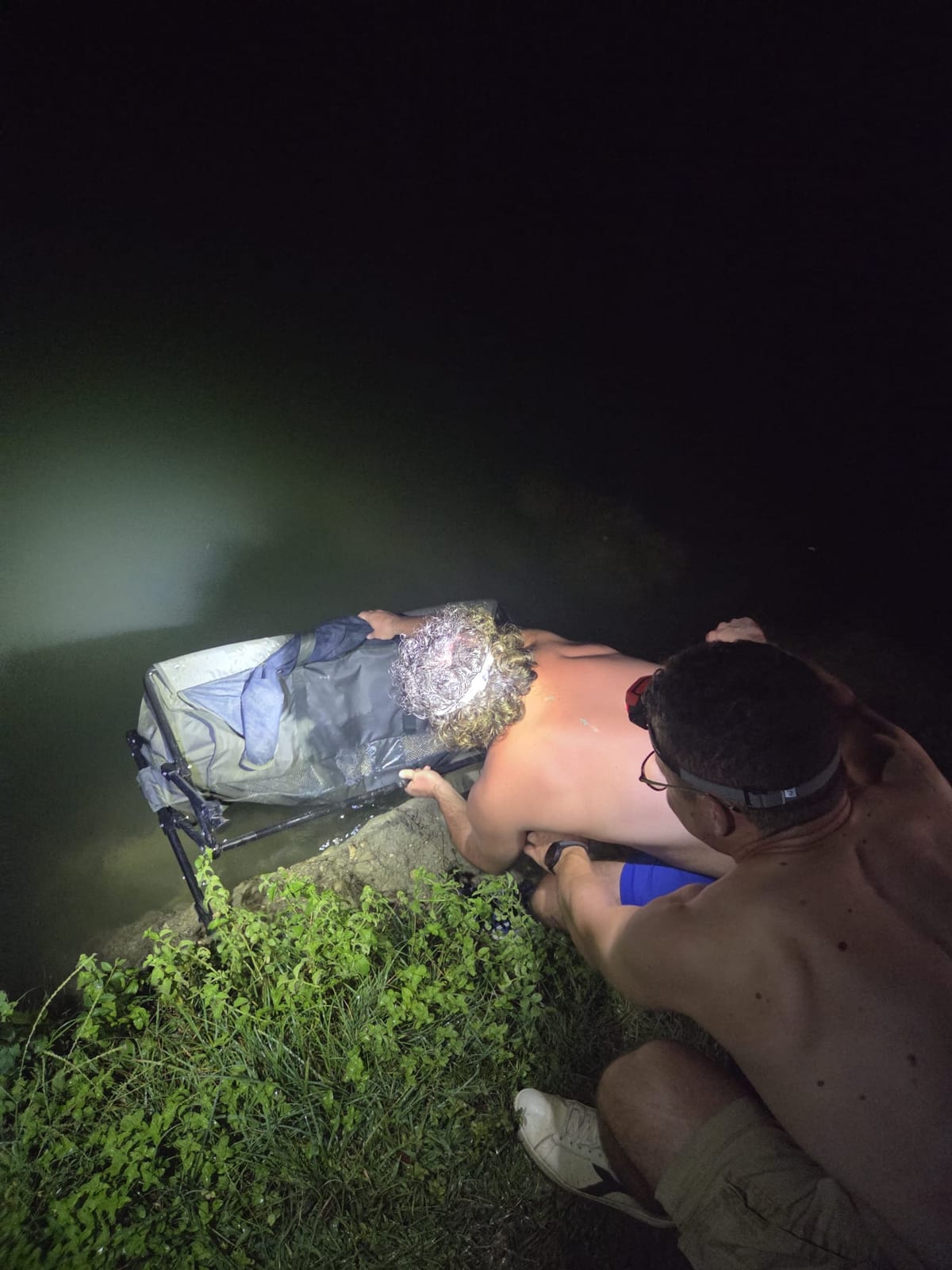 Rilascio in acqua col frontalino acceso