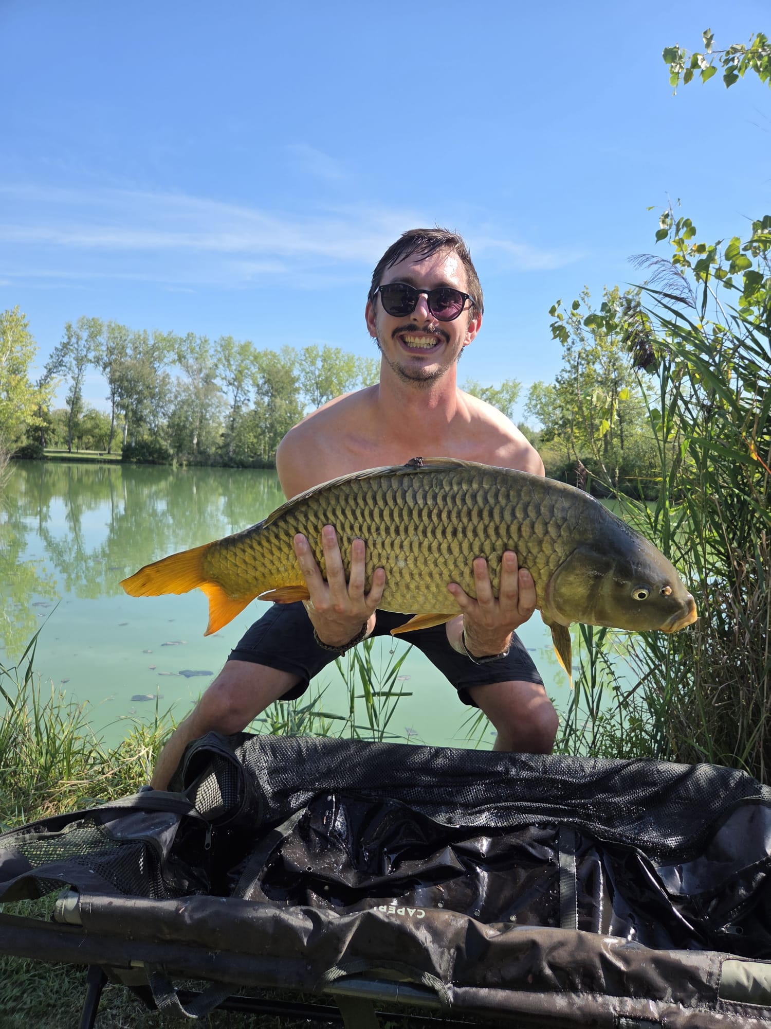 8,730 kg, il secondo personal best di Dani in una giornata sola. A torso nudo, che tanto il caldo era quello.