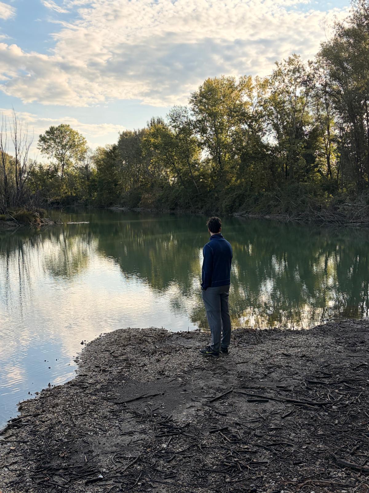 Jack studia l'acqua per decidere dove piazzare il primo lancio